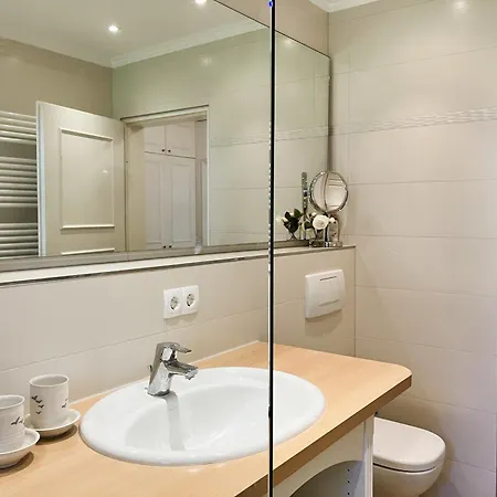 12 Am Suedstrand, Gmelinstrasse *